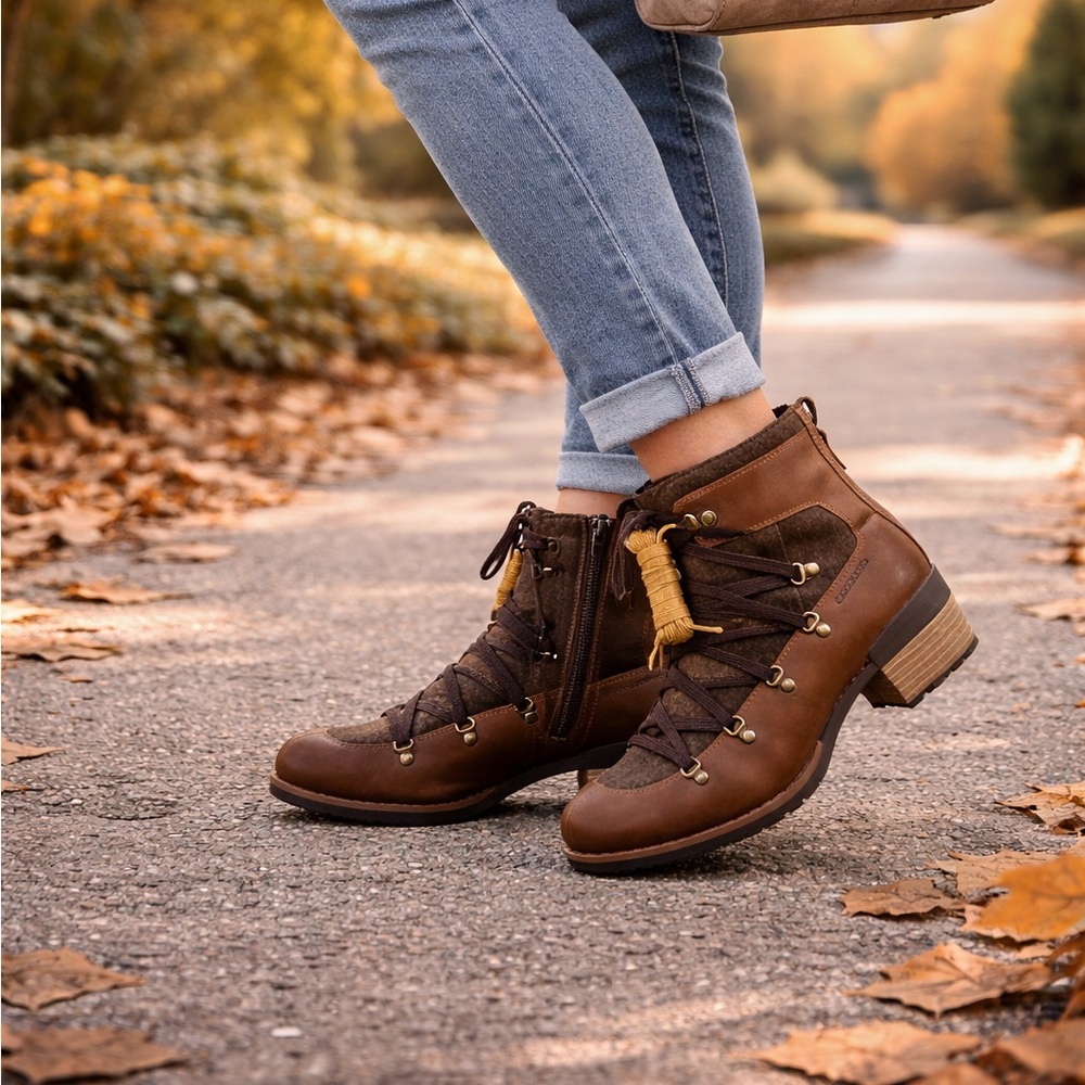 Merrell Shiloh II Leather Lace-Up Heeled Boots | Brown | Size 9.5 - Picture 1 of 7